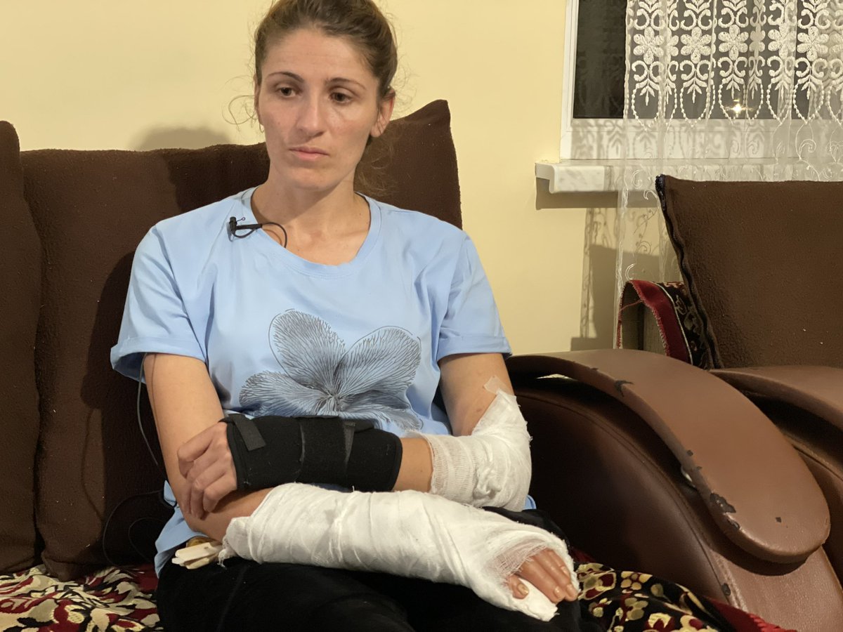 LindseySnell's tweet photo. Goharine Grigoryan was gathering supplies to go to a shelter when Azerbaijan shelled her home in Martakert. Her 13 year-old son was seriously injured, as was she. Her 16 year-old son was killed.

AZ has faced no consequences for the horrors it unleashed on Nagorno-Karabakh. https://t.co/WmY7E8fJCW