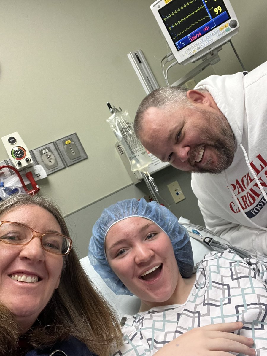 kaydynnelson4's tweet photo. Everything happens for a reason.
Shoulder recovery starts soon!! 
Grateful to have these two by my side ❤️ 

@SBRRetweets @CoastRecruits https://t.co/75xIRsitFD