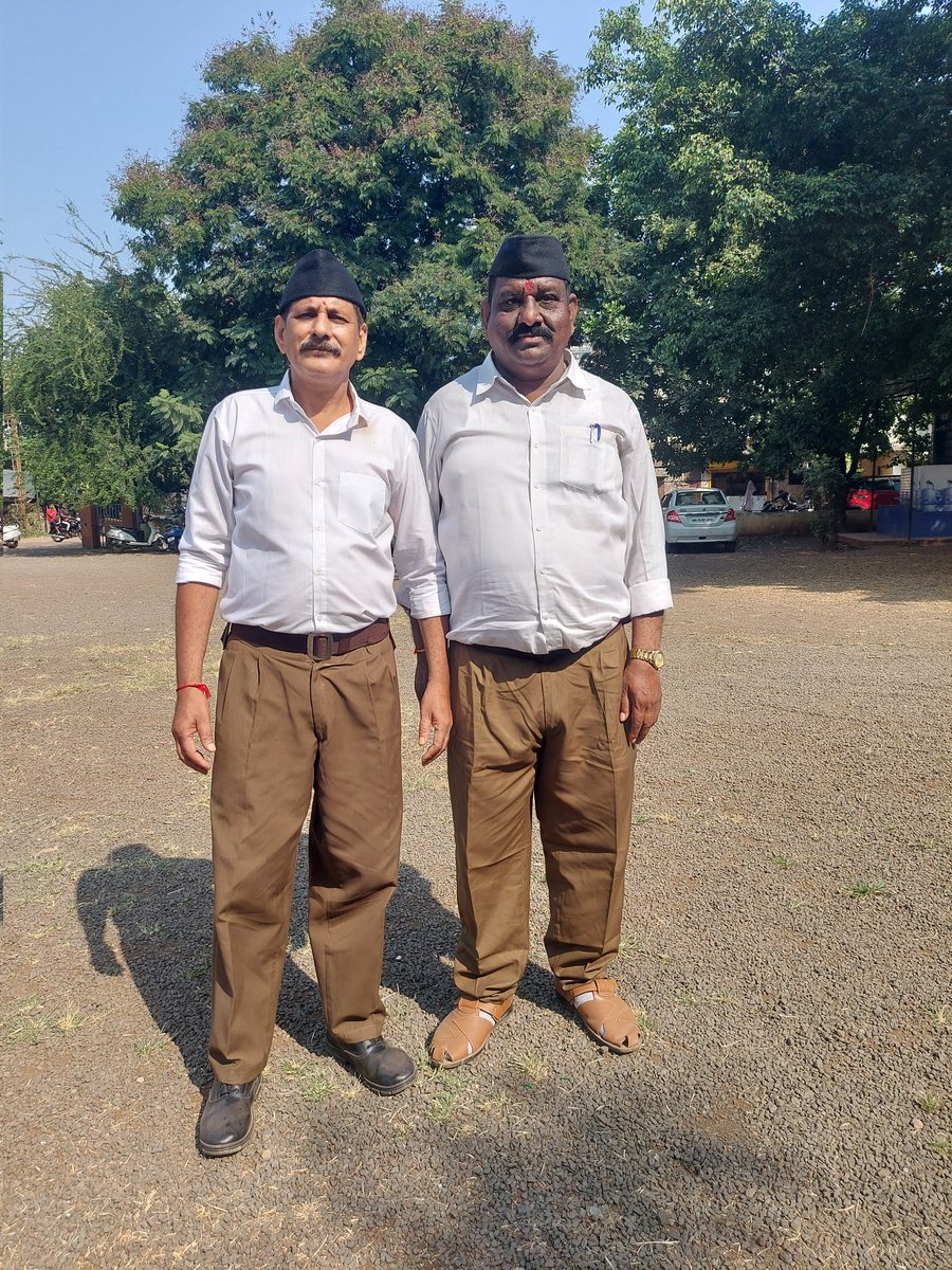 suresh_khetade's tweet image. नाशिक येथे आज विजयादशमीच्या औचित्याने राष्ट्रीय स्वयंसेवक संघाच्या  पंचवटी अमृतधाम म न पा शाळा क्रमांक 7  येथे पथसंचलनात सहभाग घेतला..!

#RSSVijayadashami2023 #RSS #RSSFoundationDay #SthapnaDivas #Dussehra #Nashik

@RSSorg