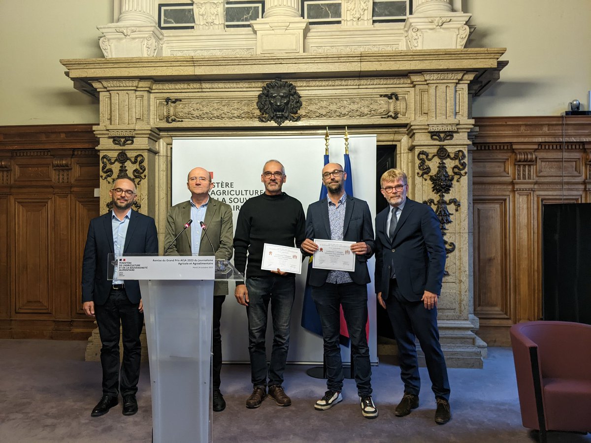 Grand Prix, audiovisuelle : Guillaume Collanges, Sébastien Daycard-Heid et <a href="/YaskaCiyow/">Yassin Ciyow</a>, pour leur reportage Côte d'ivoire : Afrique Toxique diffusé sur <a href="/ARTEfr/">ARTE</a> le 25/11/2022
arte.tv/fr/videos/1084… <a href="/ACahuzac/">Adrien Cahuzac</a> <a href="/YvonHerry/">Yvon Herry</a> <a href="/MFesneau/">Marc Fesneau</a>
