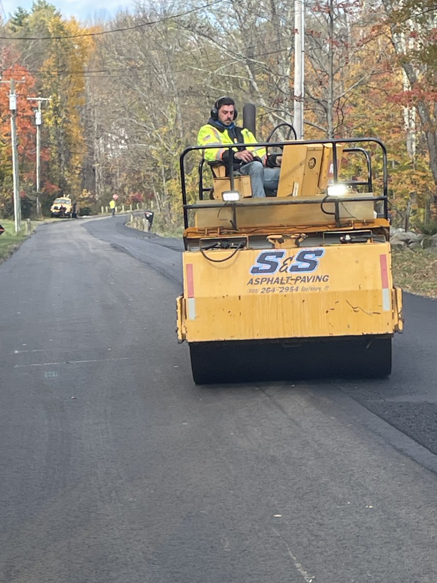 Winchester_CT's tweet photo. Marshall St paving is underway. Please seek alt route. The base course should be completed tomorrow morning,then they will start the topcoat 10/25. The topcoat is set to be completed by the end of the week, then they will begin all aprons and curbing. Thank you for your patience! https://t.co/92gKQTDoMe
