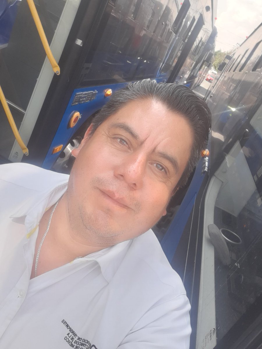 luz_yose's tweet photo. En la Trabajacion del Cero Emociones 🥰 https://t.co/FtYQACOCMH