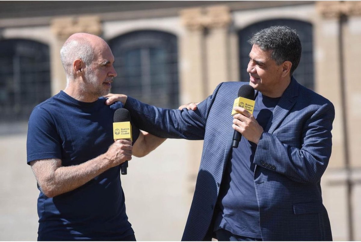 horaciorlarreta's tweet photo. ¡VAMOS POR MÁS!

Felicitaciones @jorgemacri y @claramuzzio, oficialmente los próximos Jefe y Vicejefa de Gobierno de la Ciudad. Emociona ver cómo este equipo de millones de vecinos sigue apostando por la transformación, por el gobierno cercano y transparente.

Son muchos años de trabajar todos juntos para vivir mejor y ahora se vienen años donde juntos vamos a seguir mejorando la educación, fortaleciendo la policía para que vivamos todos más seguros, cuidando la identidad de cada barrio y potenciando la diversidad que tanto enriquece a nuestra querida Buenos Aires.

Este equipo está listo para seguir transformando y haciendo de Buenos Aires la mejor ciudad del mundo, teniendo siempre a cada vecino como protagonista principal.