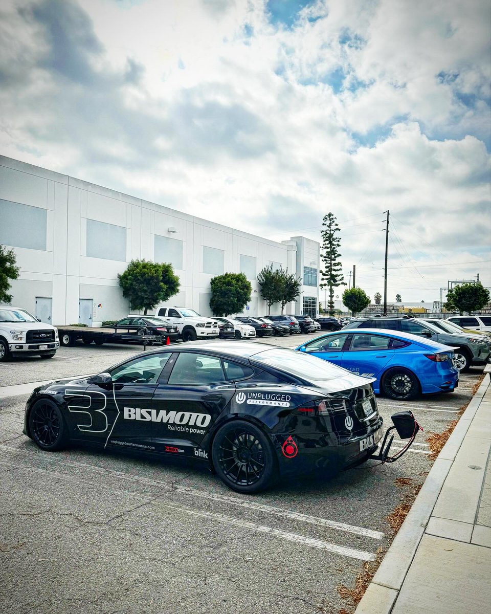bisimoto's tweet image. It&apos;s that time!
Kindly join me at 12pm Pacific, 3pm Eastern on Instagram live for a special #Bisimoto #Tech2sDay show.
Today, at @UnpluggedTesla , we will talk about the @semashow prep, tech, projects, racing, mobility and more.
Chat with you soon!
instagram.com/bisimoto