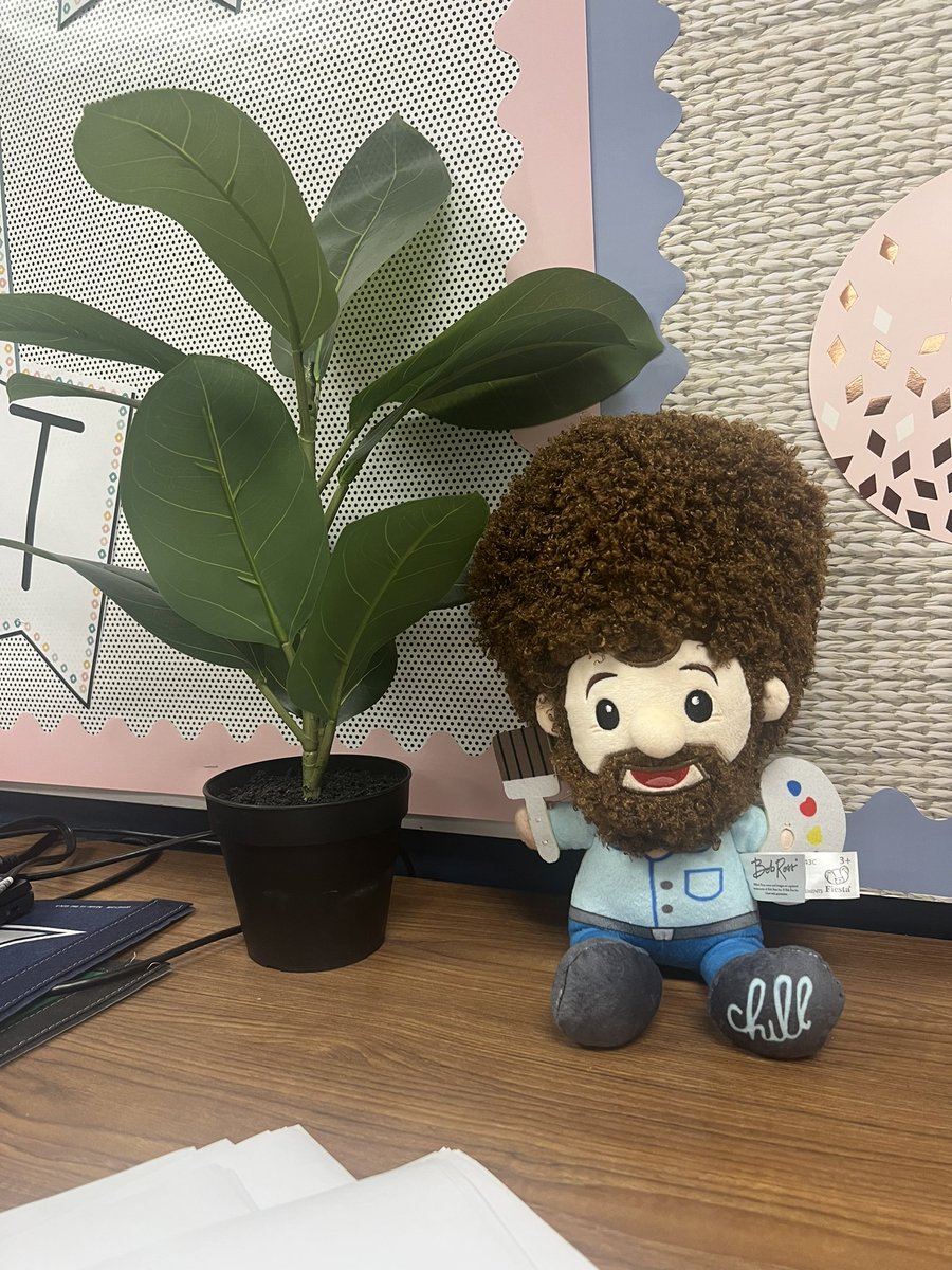 MrsGarnerLEHS's tweet photo. We have a new friend in the art room at Woodland ๐ @wolvestweet #WEareLakota #pridepack #arted https://t.co/VX6ehLoK7U
