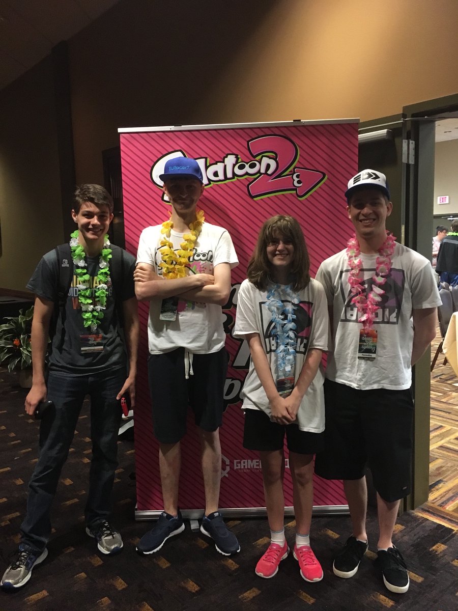 LunaaaRosee's tweet photo. I wouldn't be here today if it weren't for Splatoon, but I sure am scared for Splatoon's Future.
However, I will never stop being a Splatoon fan.
#SaveSmash #SaveMelee #SaveSplatoon #FuckNintendo https://t.co/huNQ75YmJn