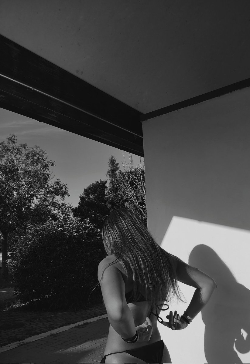 gracespacee_'s tweet photo. mini bw dump of me https://t.co/LKCpPxKSN4