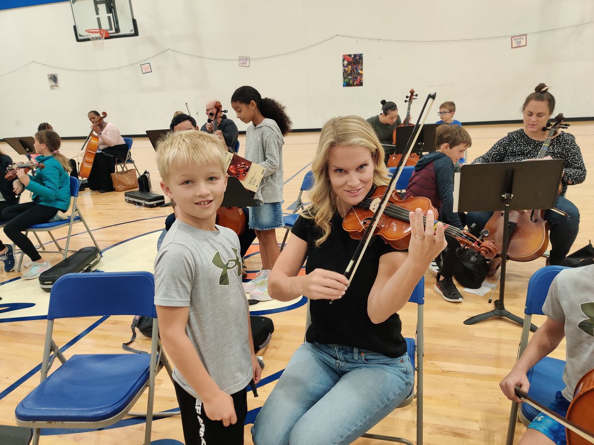 chrisgrayDB's tweet photo. Musicians turned Conductors.  4th graders taught family members how to play instruments. Thanks for leading this awesome opportunity, @MTSDorchestras!  #DBEagles https://t.co/DRzqTyh7k3