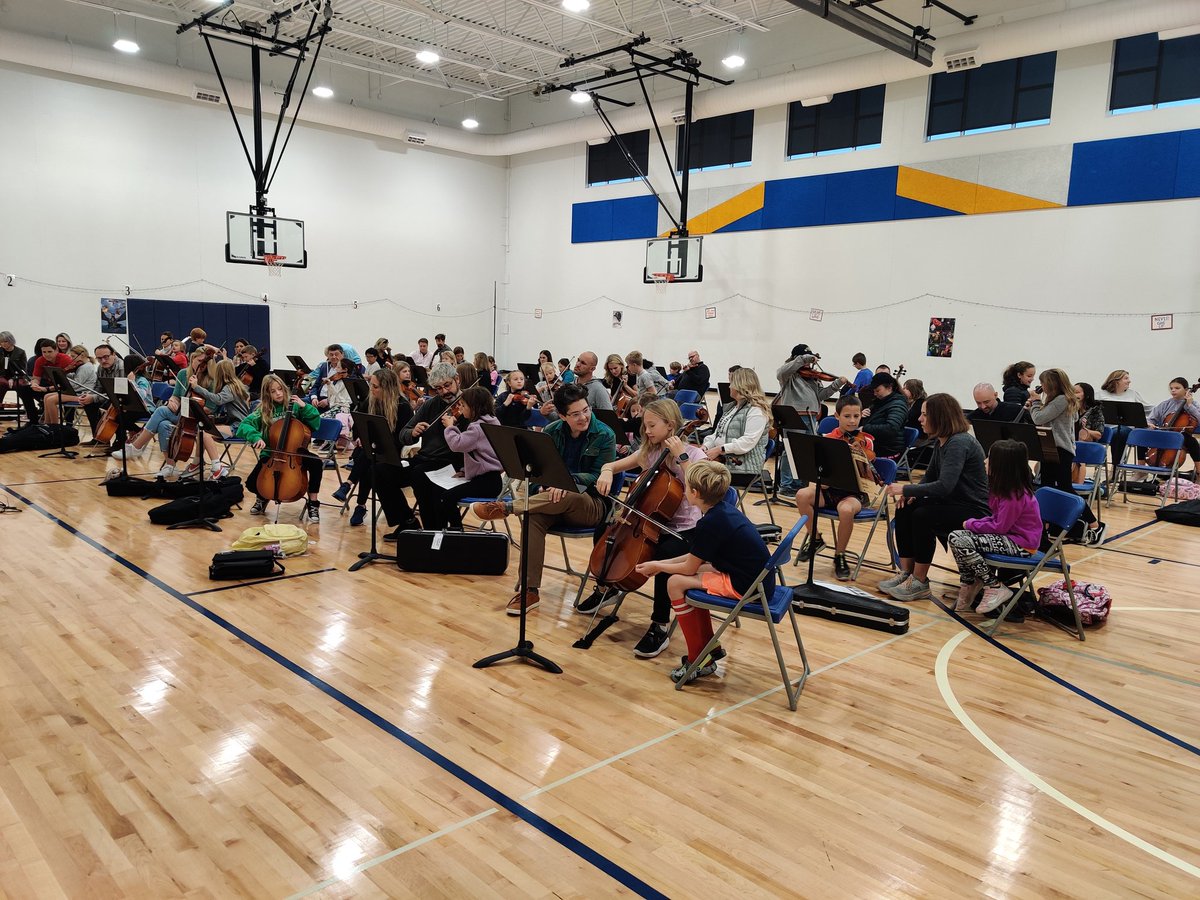 chrisgrayDB's tweet photo. Musicians turned Conductors.  4th graders taught family members how to play instruments. Thanks for leading this awesome opportunity, @MTSDorchestras!  #DBEagles https://t.co/DRzqTyh7k3