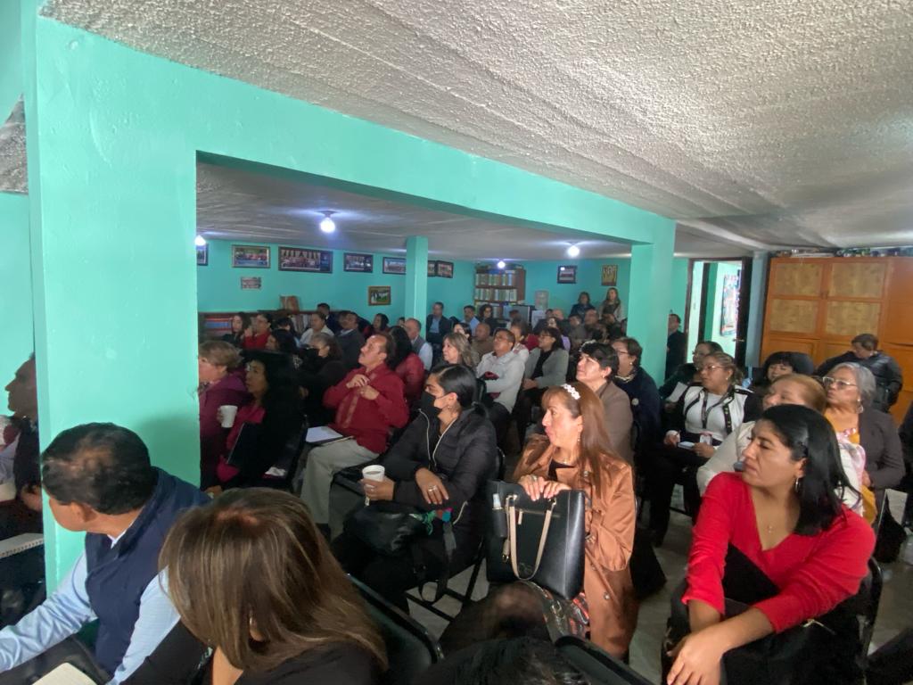 SrebTexcoco's tweet photo. #Texcoco
Asistencia del Mtro. Gastón Moreno Solís, a la Segunda Sesión de Consejo Técnico con Supervisores Escolares. Agradecemos al Profr. Nicolás Martínez, Supervisor de la Zona #P165, por brindar las facilidades para llevar a cabo dicha actividad.
@DCREB_ 
@gastonm100x100 https://t.co/B7coLhERLi