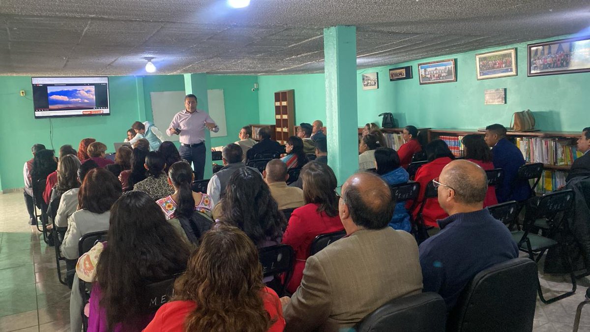 SrebTexcoco's tweet photo. #Texcoco
Asistencia del Mtro. Gastón Moreno Solís, a la Segunda Sesión de Consejo Técnico con Supervisores Escolares. Agradecemos al Profr. Nicolás Martínez, Supervisor de la Zona #P165, por brindar las facilidades para llevar a cabo dicha actividad.
@DCREB_ 
@gastonm100x100 https://t.co/B7coLhERLi