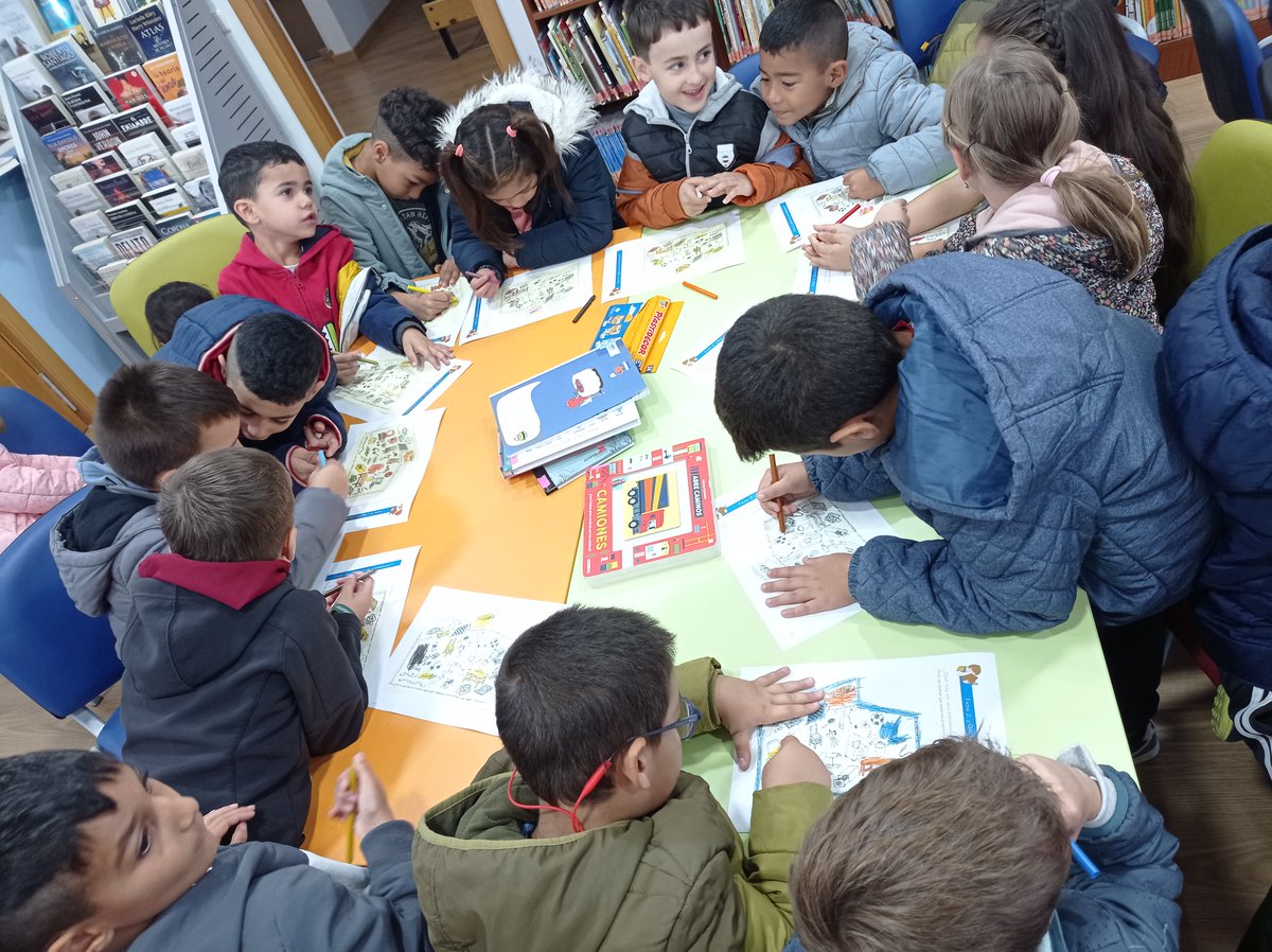 Biblioteca_SEG's tweet photo. 🤩 Esta mañana, para celebrar este día, hemos recibido la visita de los alumnos de 1º y 2º de E.P. del CEIP Virgen del Rivero.
¡Volved pronto chicos!
#visitasmolonas #diadelasbibliotecas @VirgendelRivero @Ayto_SEG https://t.co/FwBcKYRvKW