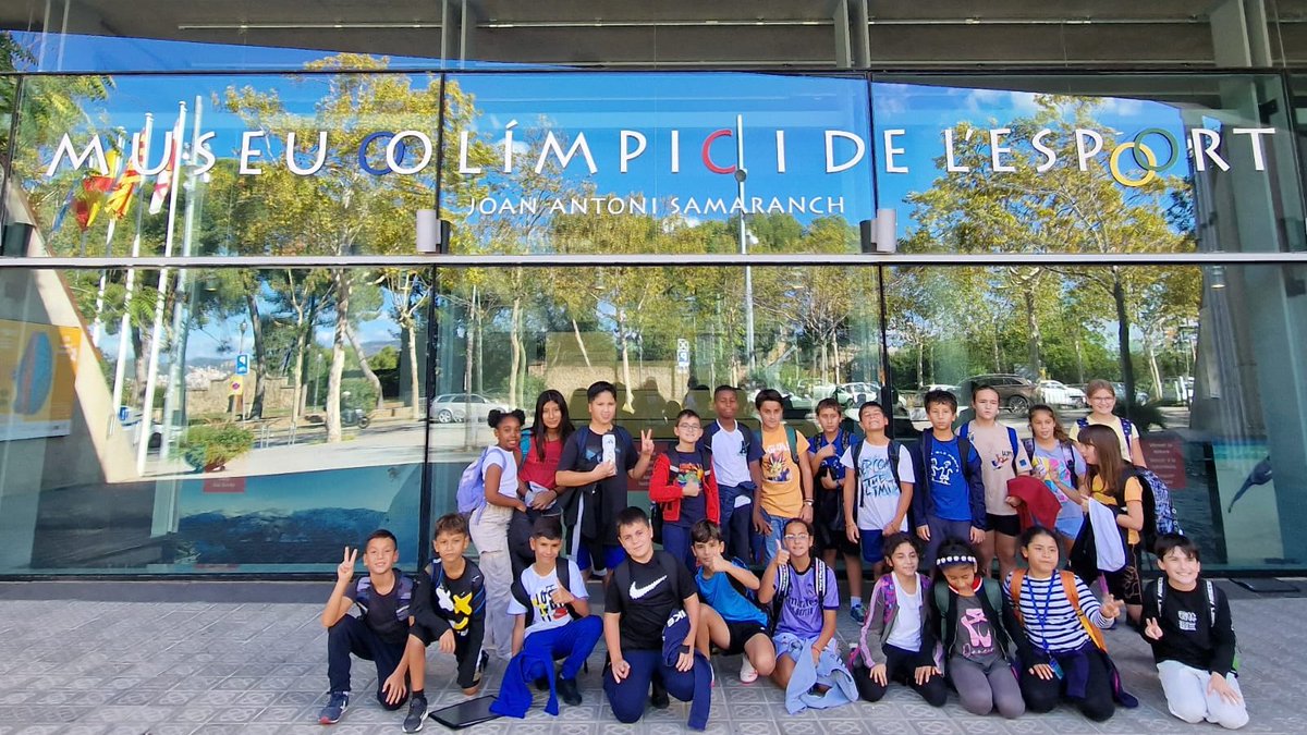 escolaelshorts's tweet photo. Els nens i nenes de 5è visiten el #MuseuOlimpicidelEsport i participen a l'escape room "Sense gènere". Hauran pogut escapar tots i totes?
#coeducacio
#igualtat
#inclusion
#Genere
#Esport
#esportperatohom
#cooperacio https://t.co/LQyGP138pd