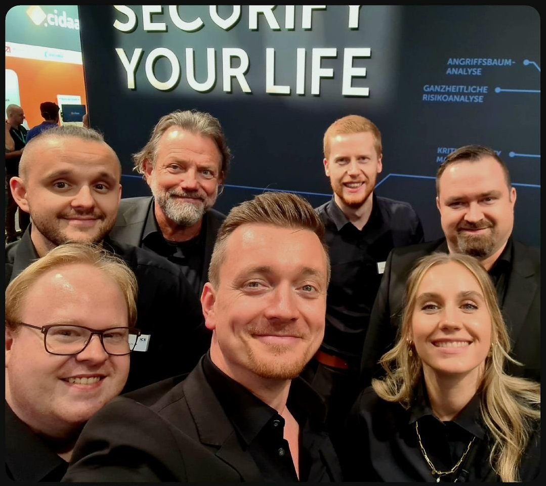 ICS_GmbH's tweet image. Guten Morgen,
mit unserem Messerückblick von der @itsa_ITSecurity - die Begeisterung von allen Beteiligten ist spürbar, ob Besucher oder Kollegen, es war ein voller Erfolg auch dank #SECIRA©
think-safe-think-ics.de/presse/pressem…
#ThinkSafeThinkICS #safety #security #ITSicherheit #OT #KRITIS