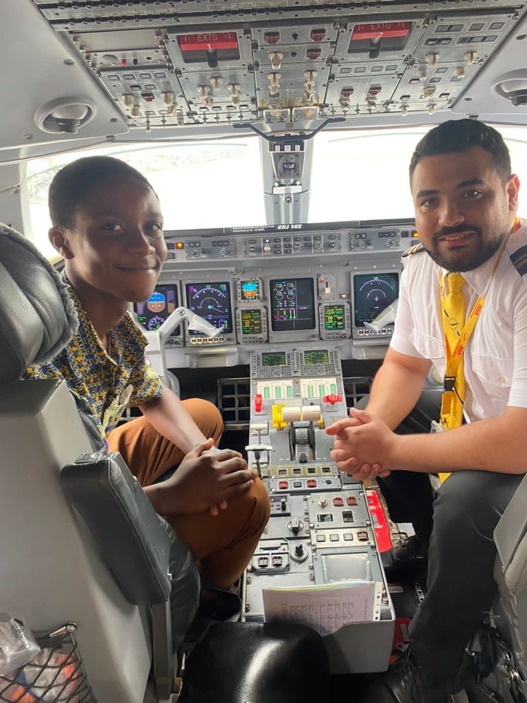 NSMQGhana's tweet photo. The contestants from Opoku Ware School came to Accra today via @flyafricaworld to prepare for the #NSMQ2023 Grand Finale - they had the opportunity to meet the pilot, an OWASS old boy, Katakyie Said Naaman [BN525].

Thank you AWA for another beautiful moment.

#NSMQ30 https://t.co/mOVaHGbsWa