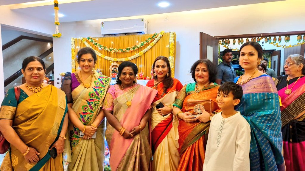 Happy to Participate in the Navarathri Pooja Hosted by Smt.Latha Rajinikanth in her house at Shri.@rajinikanth poes garden, Chennai.Appreciate the Traditional way of celebrating #Navarathri Pooja.Happy to meet Other women Dignitaries During the Cultural Occasion. #DurgaPooja…