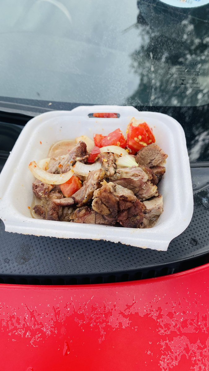 Karlose_OG's tweet image. For that awesome Soupu ya mbuzi in Kabwata be sure to pass through Kabwata Market right opposite Lumbani mini mart. 

Very affordable and very tasty too…