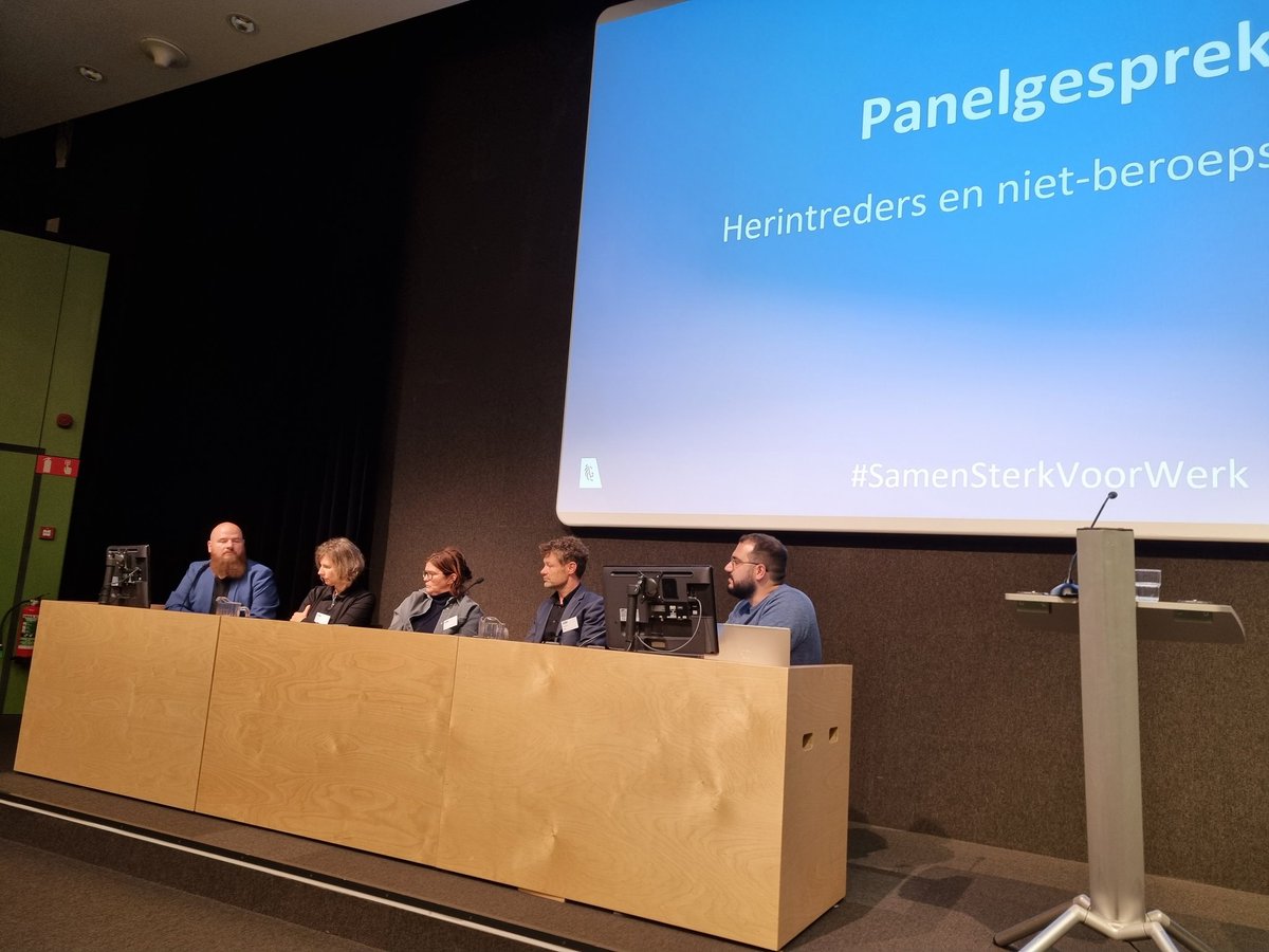 Boeiend debat over herintreders en niet-beroepsactieven als onmisbare schakels voor een performante arbeidsmarkt in Oost-Vlaanderen. VDAB, provincie en Lokale Besturen, Samen Sterk Voor Werk!
#vdab #oostvlaanderen #VVSG #lokalebesturen