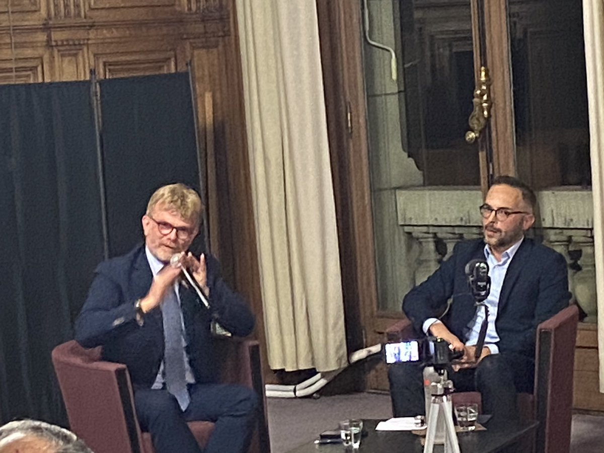 <a href="/MFesneau/">Marc Fesneau</a>  complète : La valeur des produits #alimentaires (=#santé #identité #plaisir…) doit permettre de relier l’agriculture avec les consommateurs. L’#agriculture doit être un marqueur d’identité de la #France. <a href="/afja1/">AFJA</a> <a href="/ACahuzac/">Adrien Cahuzac</a>  @agrapresse <a href="/nicole_ouvrard/">Nicole Ouvrard</a> <a href="/FBenabadji/">Fadela Benabadji</a>