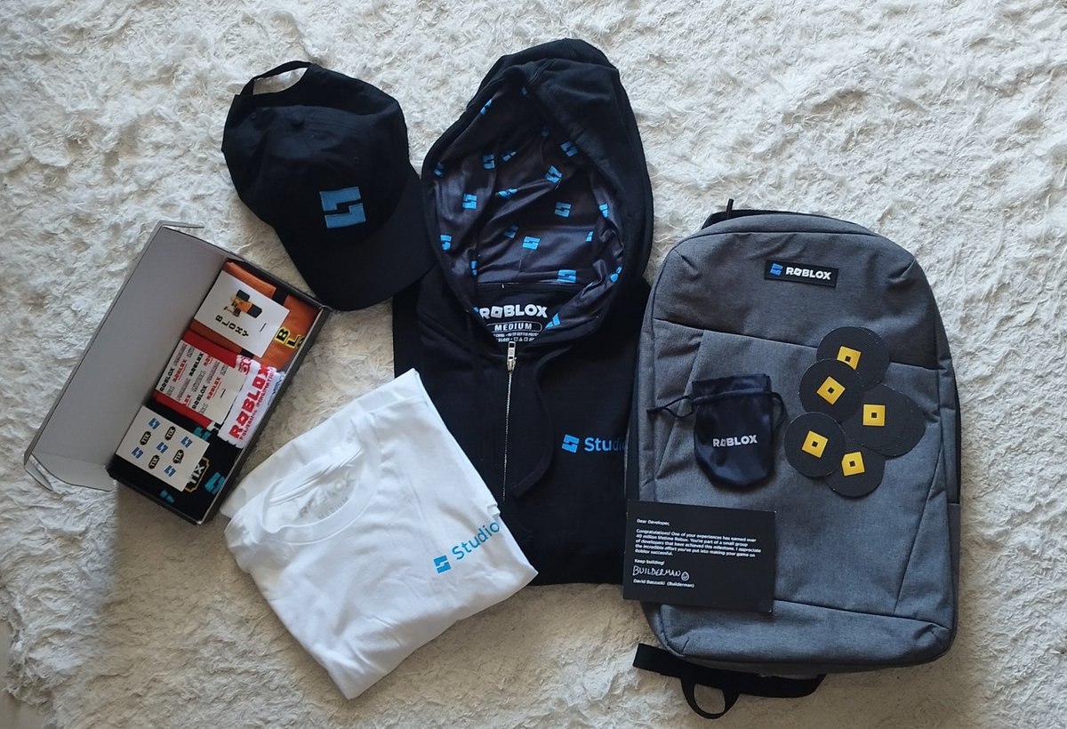 GlibDuke's tweet image. thanks @Roblox, cool swag bag! id appreciate some pants though its cold 😰🥶

giving away 2 dev longsword codes, ill pick one from follows + rts + likes and another one from my roblox followers (@GlibDuke)!

#Roblox | #RobloxDev