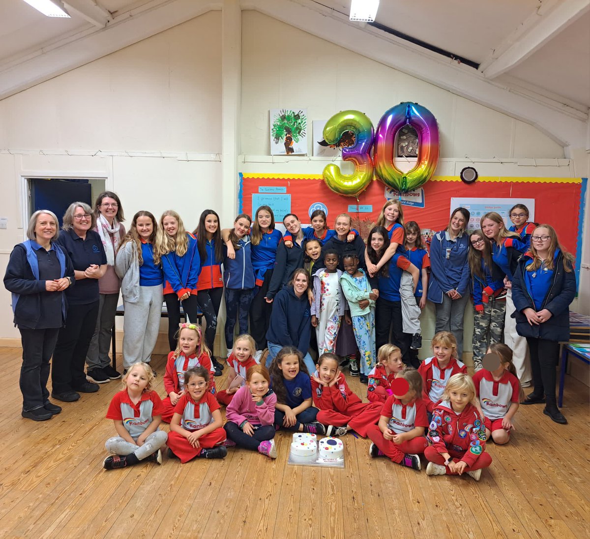 GGHambledon's tweet photo. Last week we celebrated Ockford Ridge #Rainbows 30th Birthday!
Past &amp; present leaders &amp; Rainbows came together for a party &amp; to share their happy memories from their time with the unit! 

@girlguiding @Guiding_LaSER 

#30Years #30thBirthday #Girlguiding  #OckfordRidge #Godalming https://t.co/pGpiE5tiI5