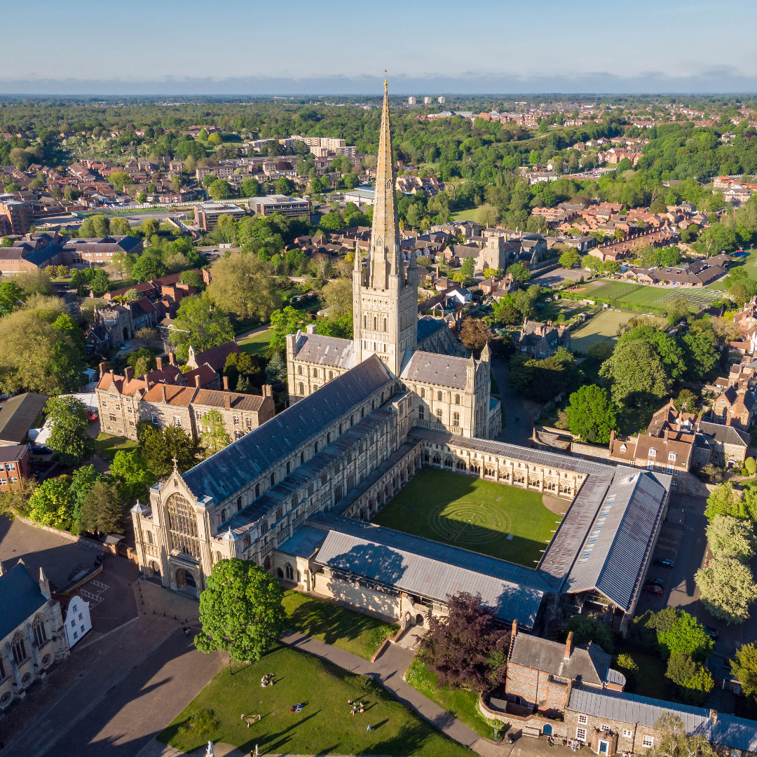 Norwich Cathedral tweet media