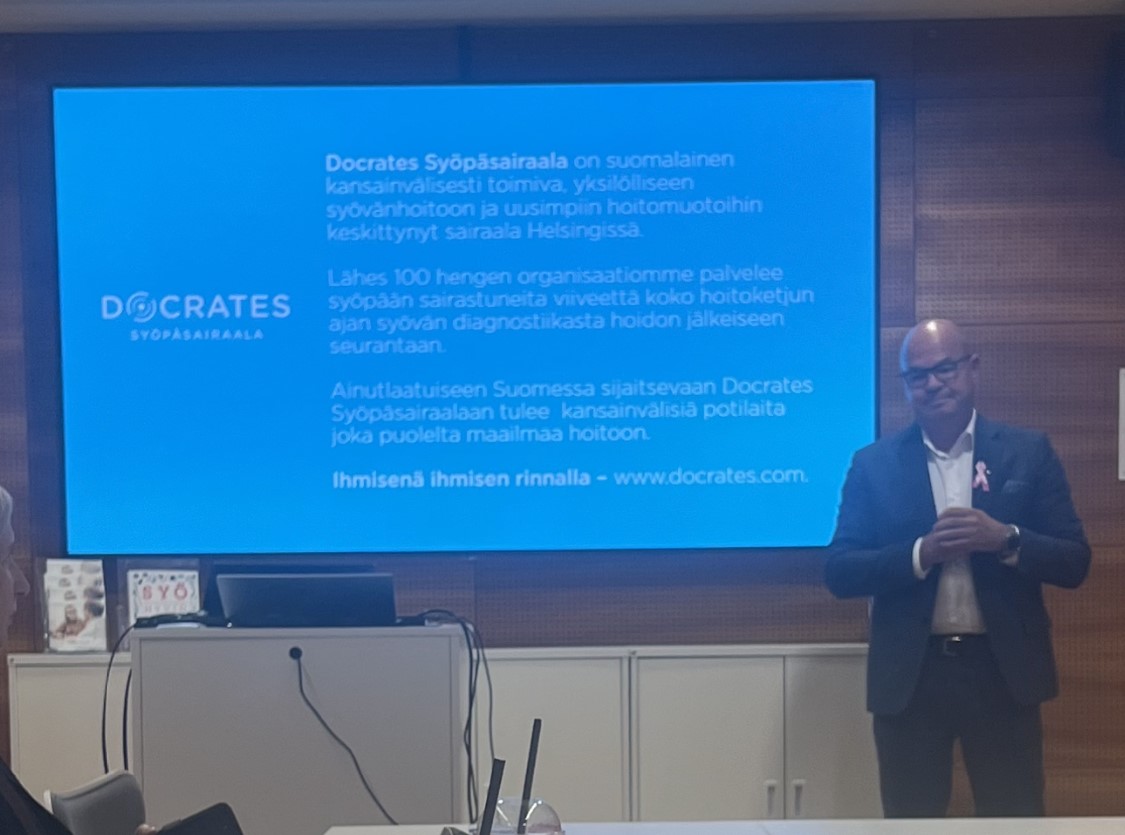petri_roininen's tweet photo. Ilpo Tolonen piti vakuuttavan ja vaikuttavan esityksen #Docrates -syöpäsairaalan toiminnasta Helsingin eurooppalaisen Keskustaseuran kokouksessa.
Kiitos järjestelyistä @LHyssala ja kumppanit
#politiikka https://t.co/RxzVXi2Vdq