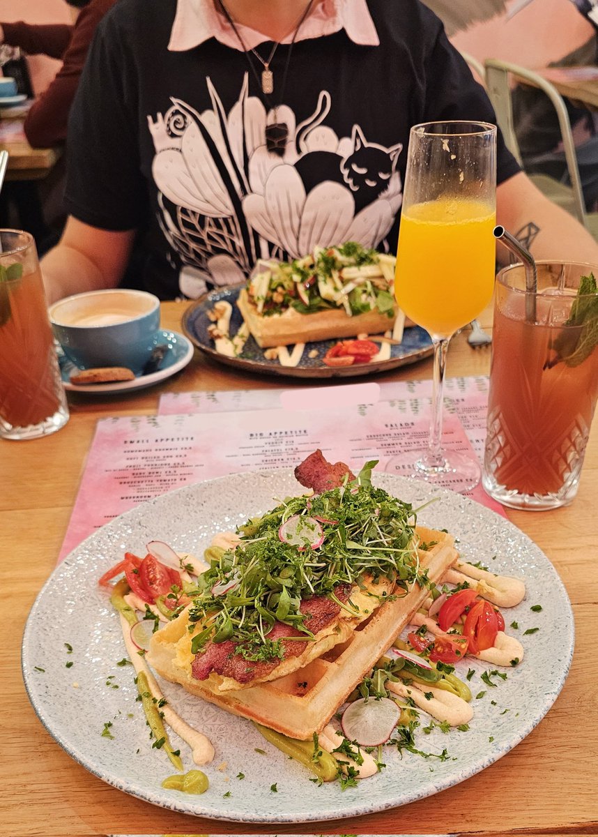 ⭐ Ezzie 🦇💜 | Magical Bat VTuber tweet media