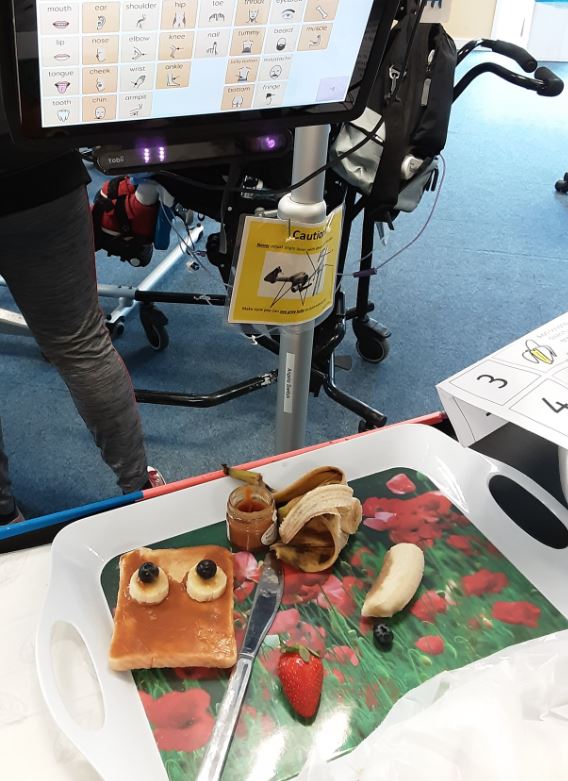 Childrens_Trust's tweet photo. This term at The Children's Trust School, Yellow Class' topic is 'If you go down to the woods...' and they have been doing some fantastic Gruffalo themed cooking. 🐍

The children have been using communication devices to identify body parts, colours and ingredients. 💕 https://t.co/6smyxVx2oe