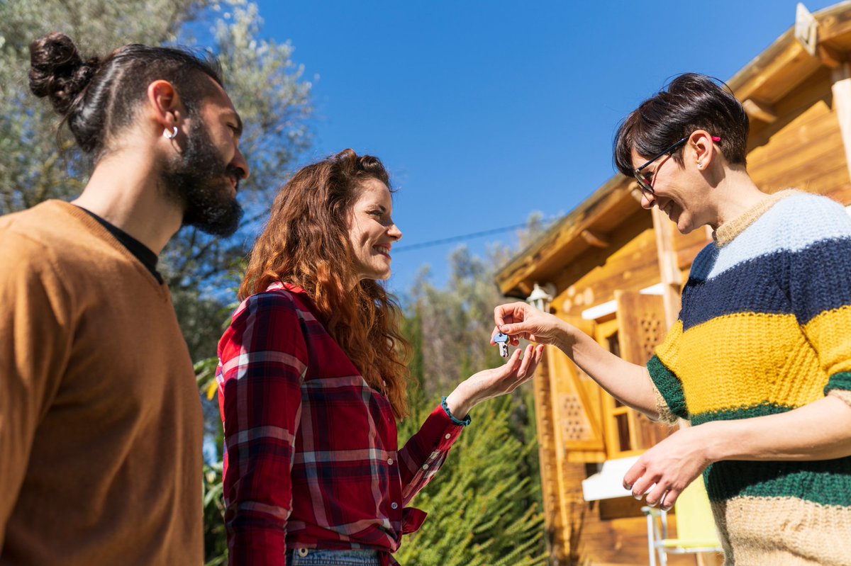 Share your thoughts on short-term rentals (STRs) in Calgary. 💭

We’re partnering with researchers at the <a href="/UCalgary/">U Calgary</a> to gather input from Calgarians about their experiences with and perspectives on STRs in the city.

1/2