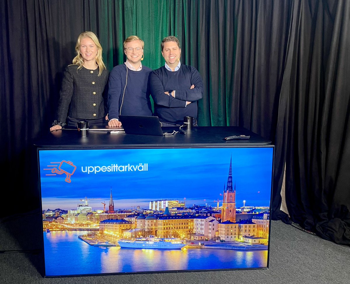 Äntligen dags för #Uppesittarkväll igen 😍🙌 Live NU 20.00 denna afton 🍀  Poppa popcorn och spring till soffan! youtube.com/watch?v=lugkRx…