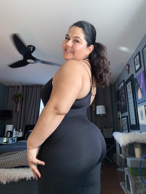 Heading to yoga 🧘🏻&zwj;♀️ https://t.co/DYt1UmUKh5<a href="/tag/mvsales"class="tags"><span>#mvsales</span></a>
