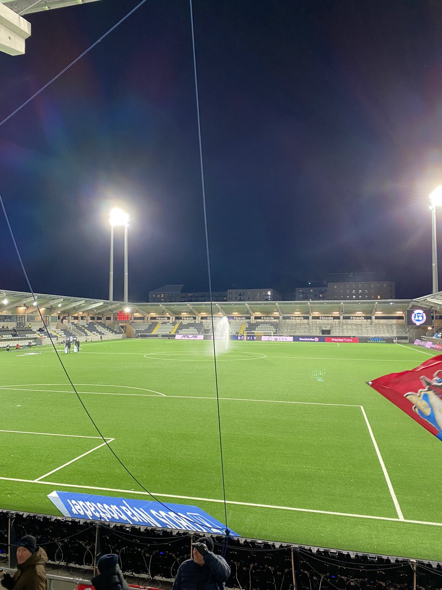 Kuken ballen Bravida arena. Inga goda utsikter i Öster. 🫣