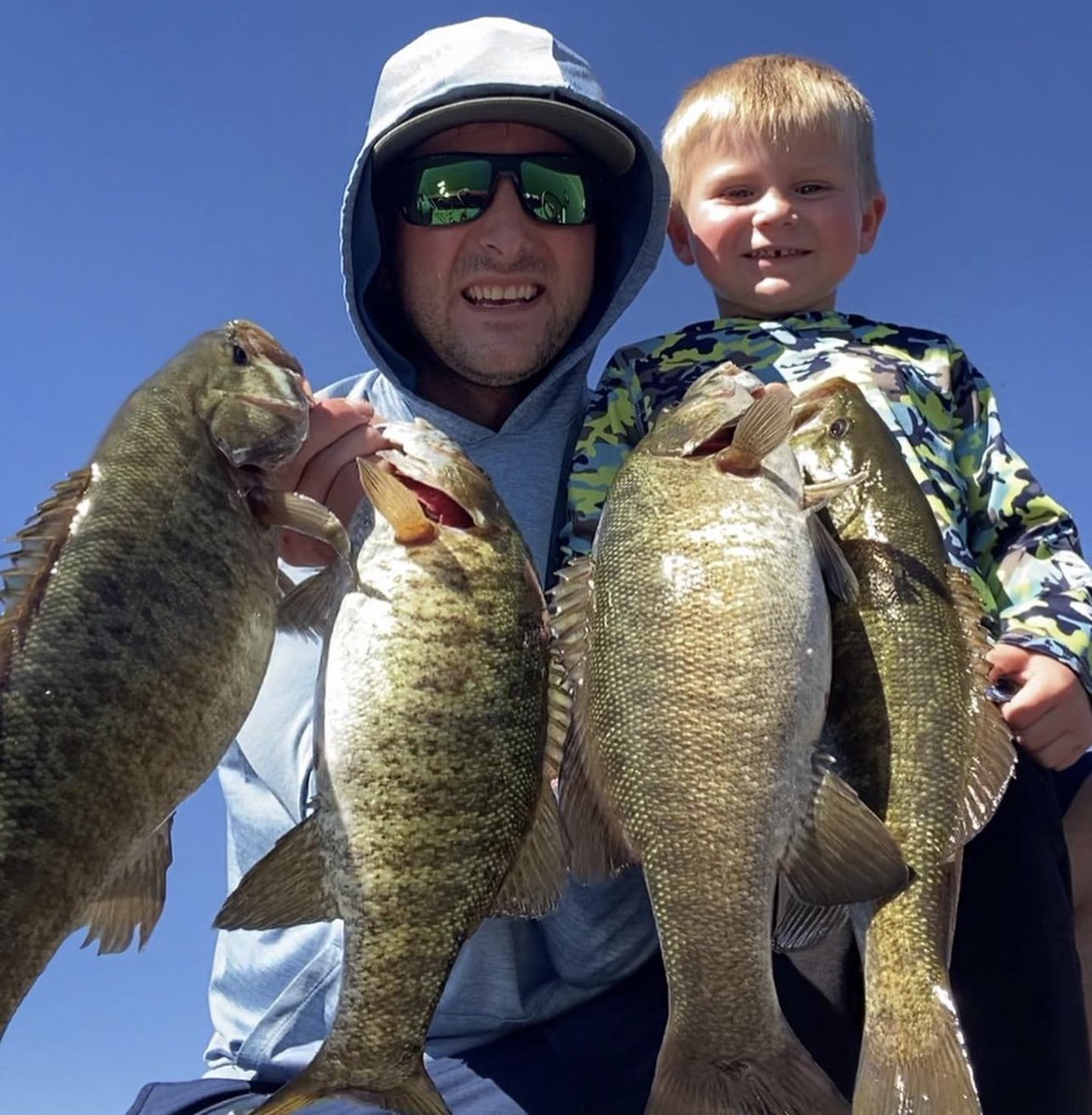 kaf_fishing's tweet photo. Smallies = Smiles 🤗
Handing down the rod, the reel, and the love of fishing. It doesn’t get much better than that!
📸 IG: @flynt_fishing
#kidsfishing #FishingShareTheFun #KeepAmericaFishing #ASAFishing https://t.co/njcBXPCsfv