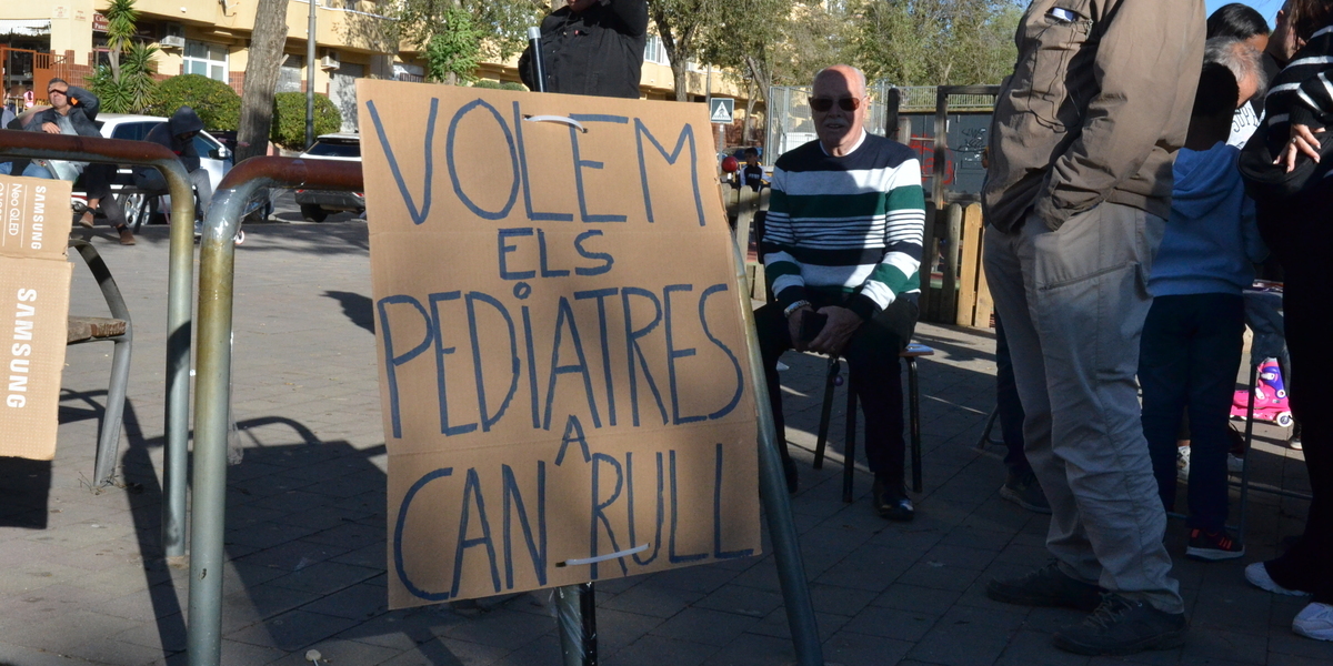 .<a href="/sospediatriasbd/">sospediatriasabadell</a> reclama el retorn de la pediatria a tots els CAP de #Sabadell: “Volem ser atesos sempre pel mateix pediatra, al nostre CAP i que no ens atenguin per telèfon o a distància”

isabadell.cat/societat/salut…