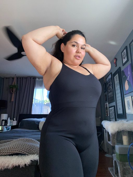 Are you into armpits?  https://t.co/gKmzrSLjWK https://t.co/dsMqwC9H0i<a href="/tag/mvsales"class="tags"><span>#mvsales</span></a>