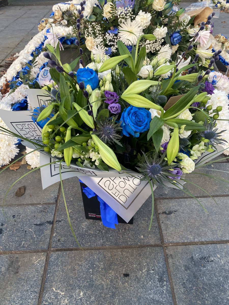 Flowers laid outside Goodison Park as Everton announces the death of chairman Bill Kenwright. He was, they said ‘a leader, a friend and an inspiration’. ⁦@BKL_Productions⁩
