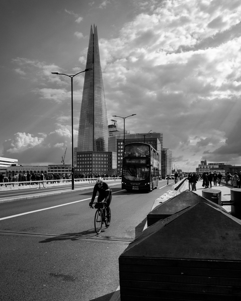 fat_is_here's tweet photo. London 2023

#london #londonstreetphotography
#streetphotography #blackandwhite #blackandwhitephotography #blackandwhitephoto #fineart #fineartstreetphotography https://t.co/Pf7VvDxewV