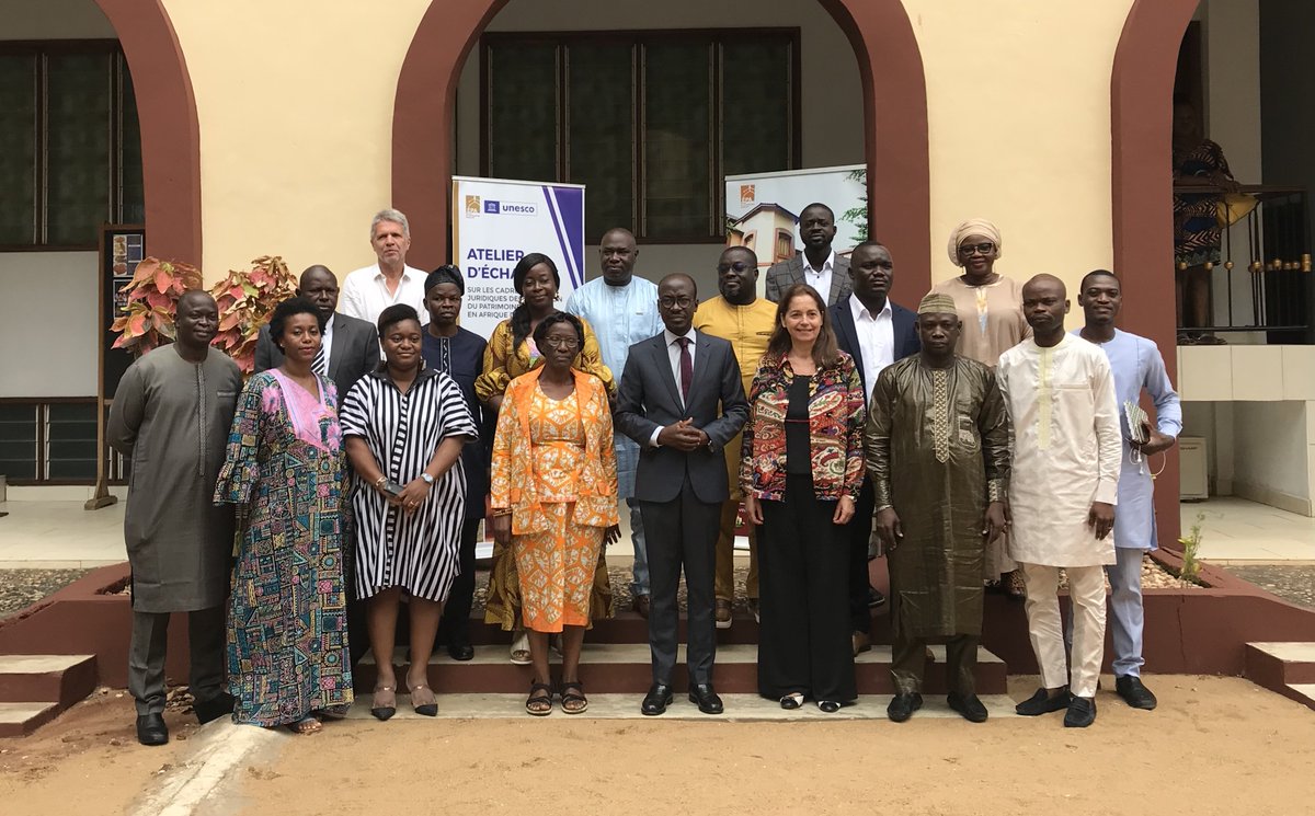 UNESCO_Dakar's tweet photo. 🎬L'atelier sur les cadres juridiques de protection du #patrimoine culturel démarre à Porto-Novo au #Benin: une initiative portée par l' @UNESCO en collaboration avec l' @EpaOfficiel  &amp; la participation d'experts du Bénin, Burkina Faso, Mali &amp; Sénégal &amp; @UNIDROITorg
En images +👇 https://t.co/2GXbVbiGap