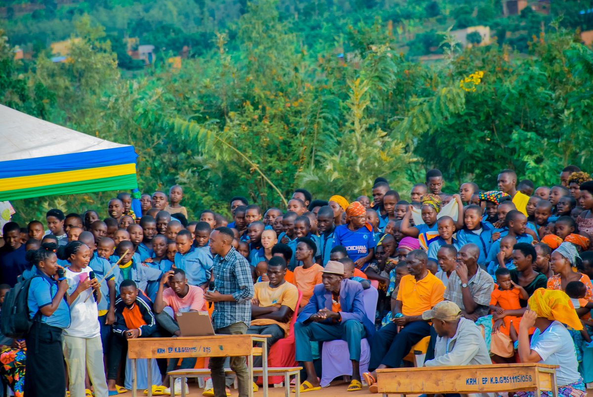 Umunyamabanga nshingwabikorwa w'Akarere <a href="/Uflora4/">UFlora</a> yibukije abitabiriye uyu munsi ko buri umwe wese agomba kubugabuga ubuzima bwe Kandi bakita ku waba afite icyo kibazo mu rwego rwo kuzamura imibereho myiza yacu.