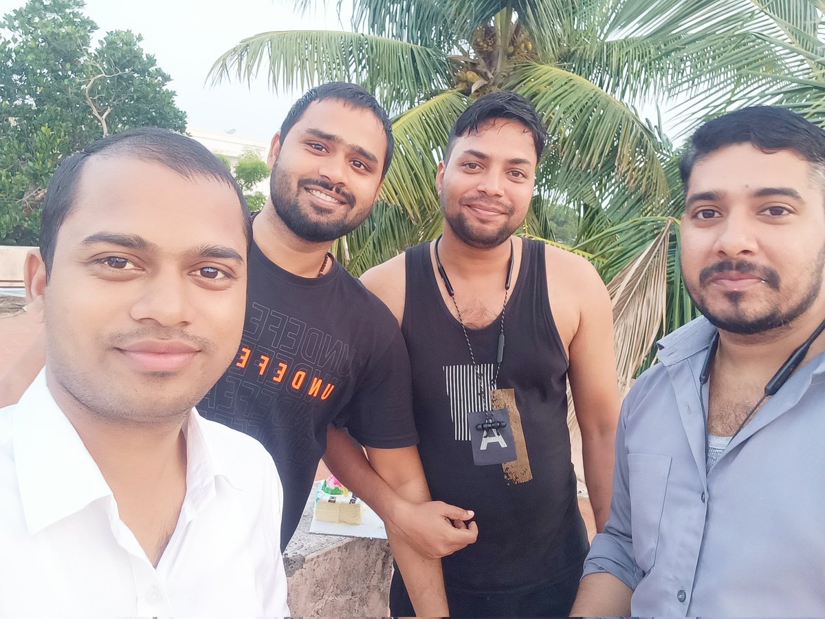 MahavirPr's tweet photo. Birthday celebration 🥳🎉🎈🎊😊 https://t.co/d7tVBw3lz3