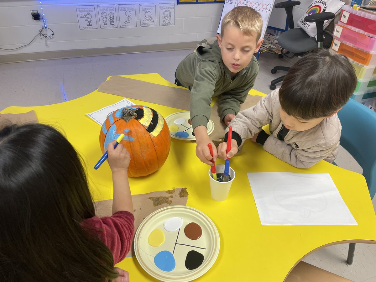 Mrs. Weatherbee tweet media