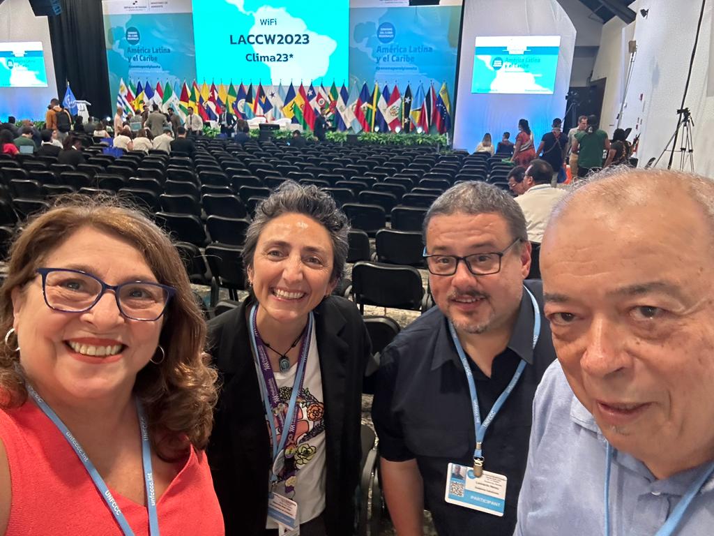 mercociudades's tweet photo. La Unidad Temática de Ambiente y Desarrollo Sostenible, coordinada por la @IdCanelones, lideró una sesión en la #LACClimateWeek en la que se presentó la mirada de los gobiernos locales de la Red ante la próxima #COP28. El evento se desarrolla en Panamá del 23 al 27 de octubre. https://t.co/ZTeHiQJrUs