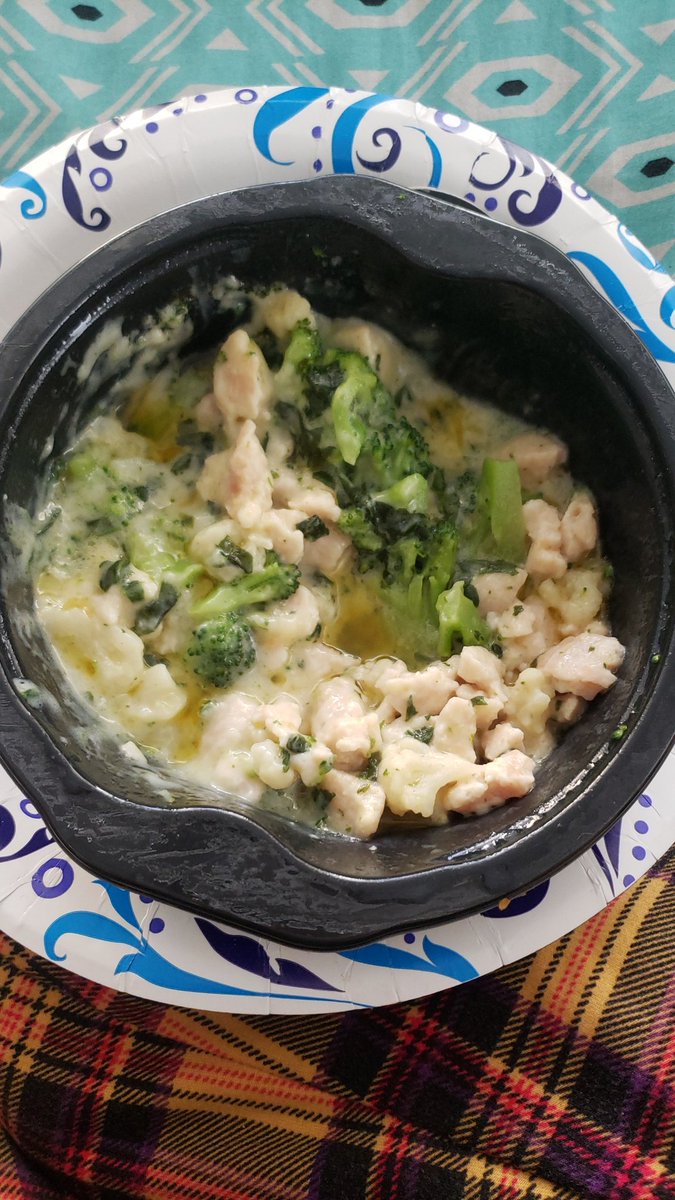 bre_bre_hxc's tweet photo. #Atkins #Crustless #Chicken #Potpie for lunch 💜 https://t.co/zfCEY5voL5