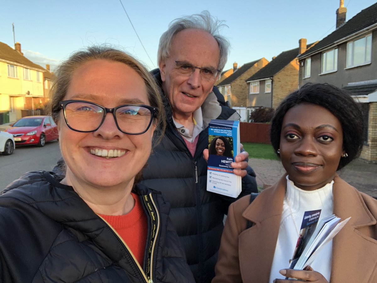 Another lovely evening with @PeterBoneUK and @FaithHewitt12 talking and listening to people in Queensway. Loads of support for our Faith Hewitt #VoteHewitt #VoteConservative