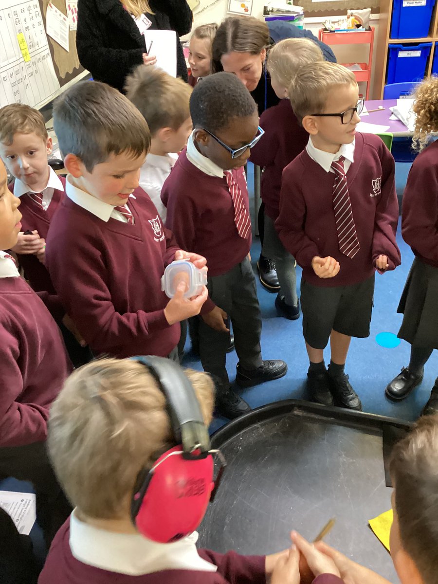 annes_school's tweet image. Year 2 had great fun today in science learning about properties and their materials. They did an experiment to see which material would be best for Humpty’s clothes to stop him from breaking when he falls! @Grammarsaurus1

#year2science #propertiesofmaterialsks1