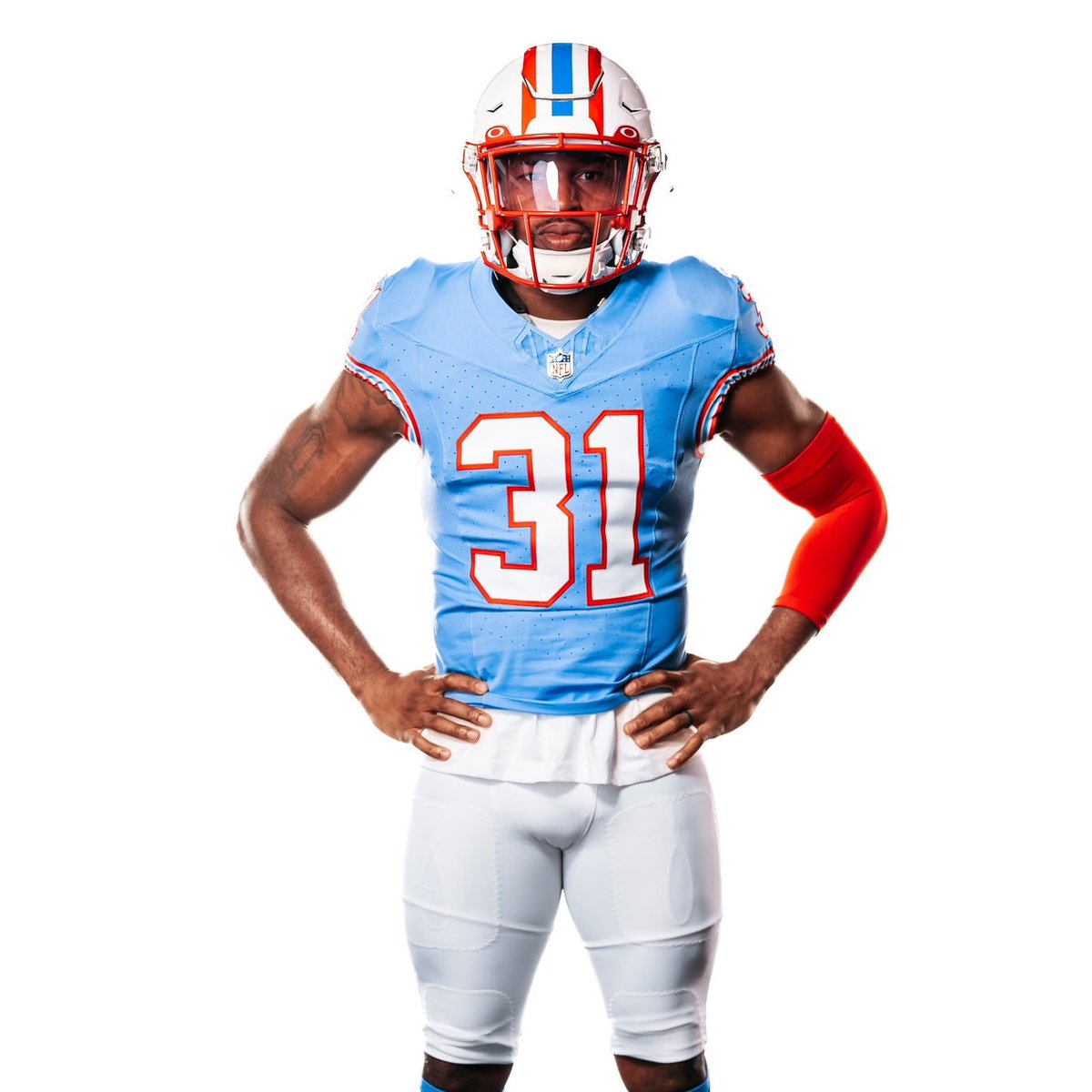 PhilHecken's tweet image. Better throwbacks this weekend? 
@UniWatch