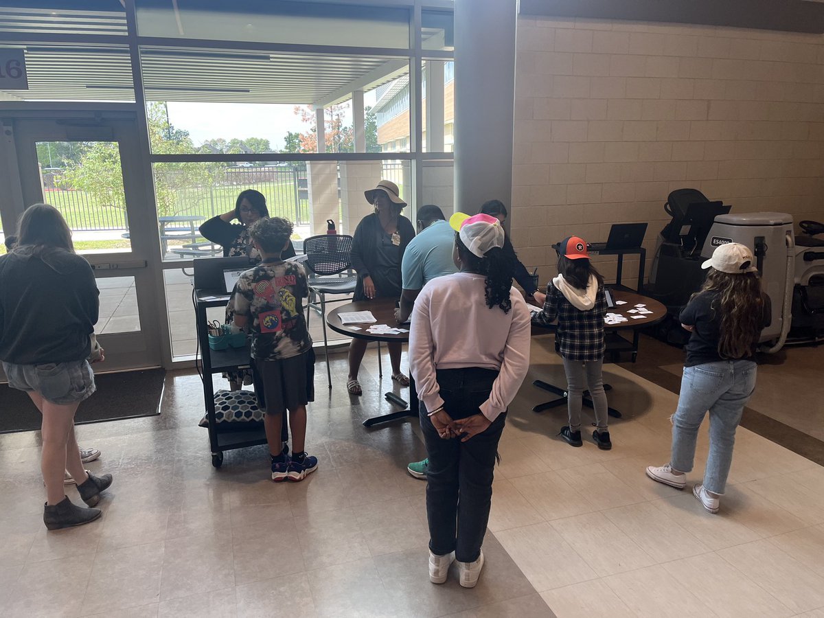 CSosa_Counselor's tweet photo. Red Ribbon Week- Self Care Healthy Choices Table during all lunches. Thanks to Mrs. Toro for coming in and helping us out! ❤️💆🧘🧘‍♂️😁 @HumbleISD_CBS @CSosa_Counselor @HumbleISD @counselordirden @JillKnoeller @HumbleISD_WLMS https://t.co/KuHUGMqijJ