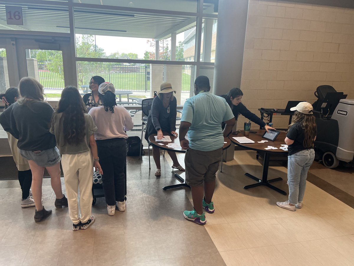 CSosa_Counselor's tweet photo. Red Ribbon Week- Self Care Healthy Choices Table during all lunches. Thanks to Mrs. Toro for coming in and helping us out! ❤️💆🧘🧘‍♂️😁 @HumbleISD_CBS @CSosa_Counselor @HumbleISD @counselordirden @JillKnoeller @HumbleISD_WLMS https://t.co/KuHUGMqijJ