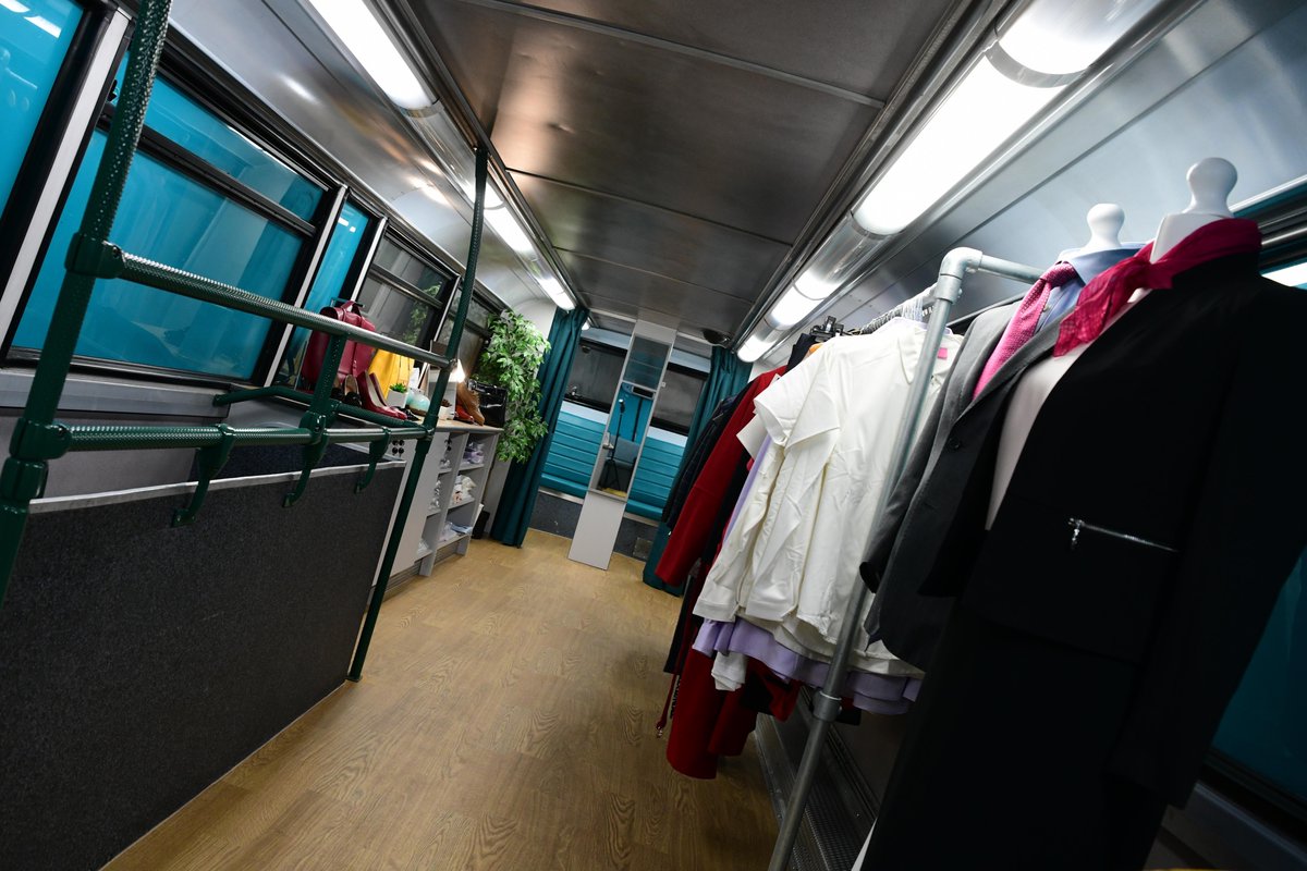 jassansi's tweet image. Congratulations to @SuitedForBham on the launch of their fabulous bus allowing this incredible Birmingham based charity to take their support out into the neighbourhoods they are most needed. 

Suited for Success helps those who may have been unemployed for a long time or…